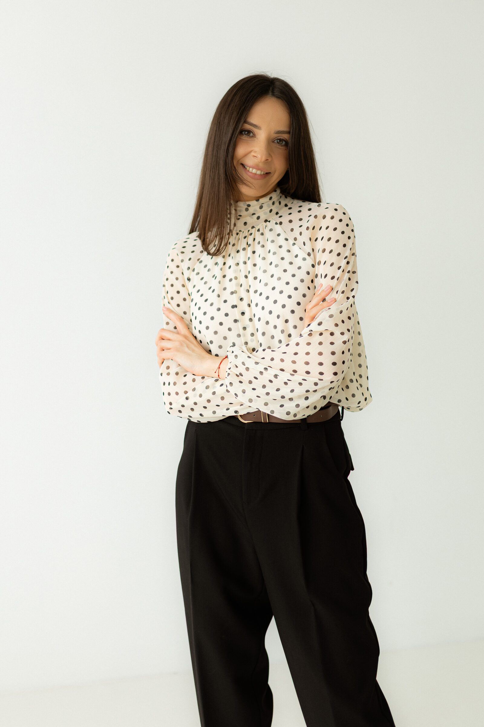 Adwokat Aneta Ostraszewska, portret na jasnym tle